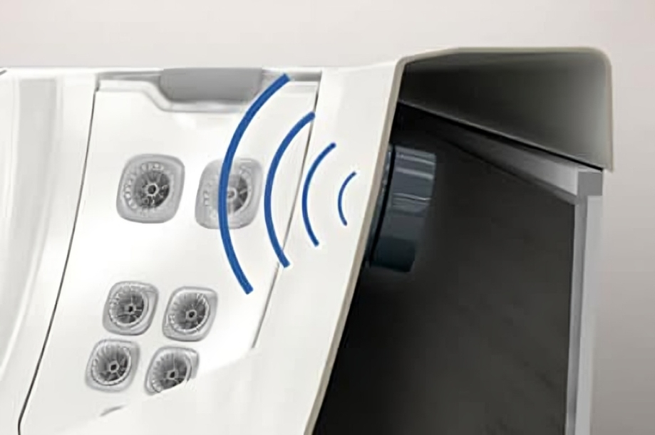 Garso sistema masazineje vonioje