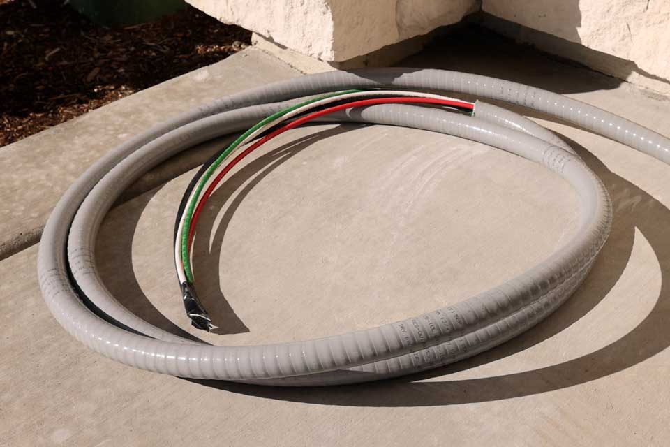 jacuzzi atvežimas ir iškrovimas manipuliatoriumi